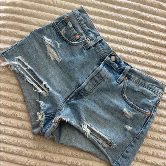 Levi's distressed denim shorts - Picture 1 of 3